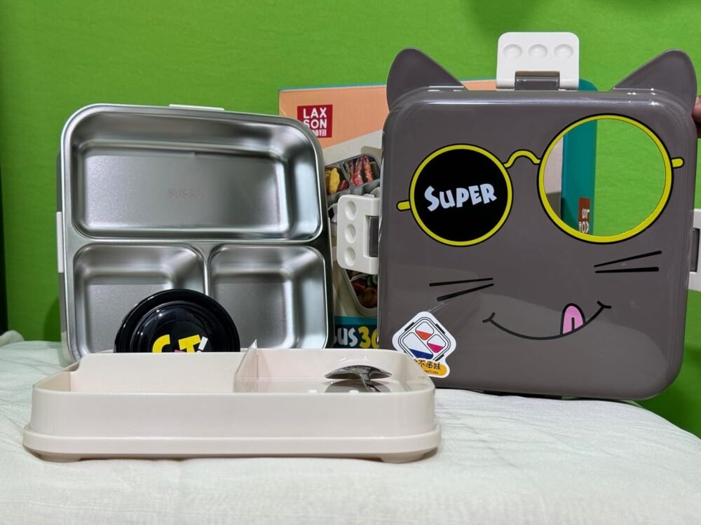 CAT SHAPED LUNCHBOX WITH SAUCE CUP AND SPOON