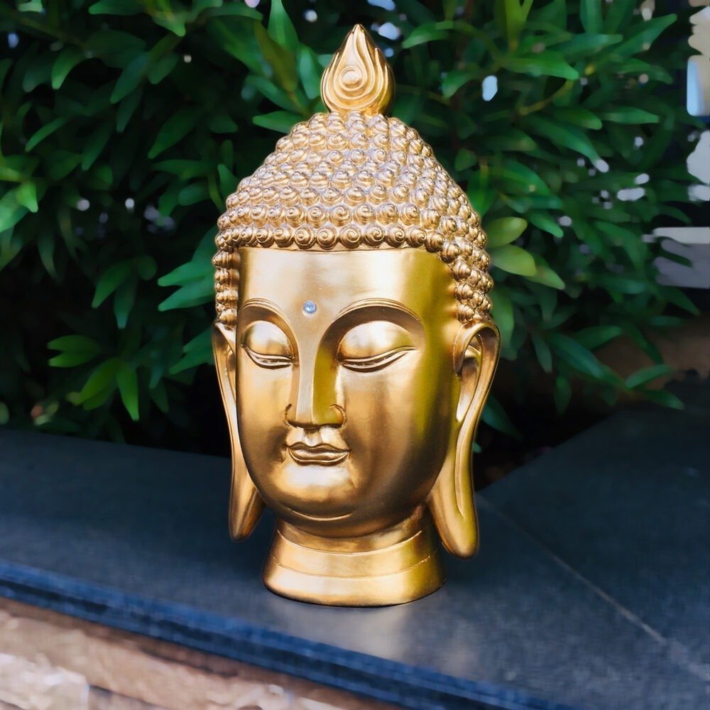 FIGURINE