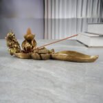 FIGURINE