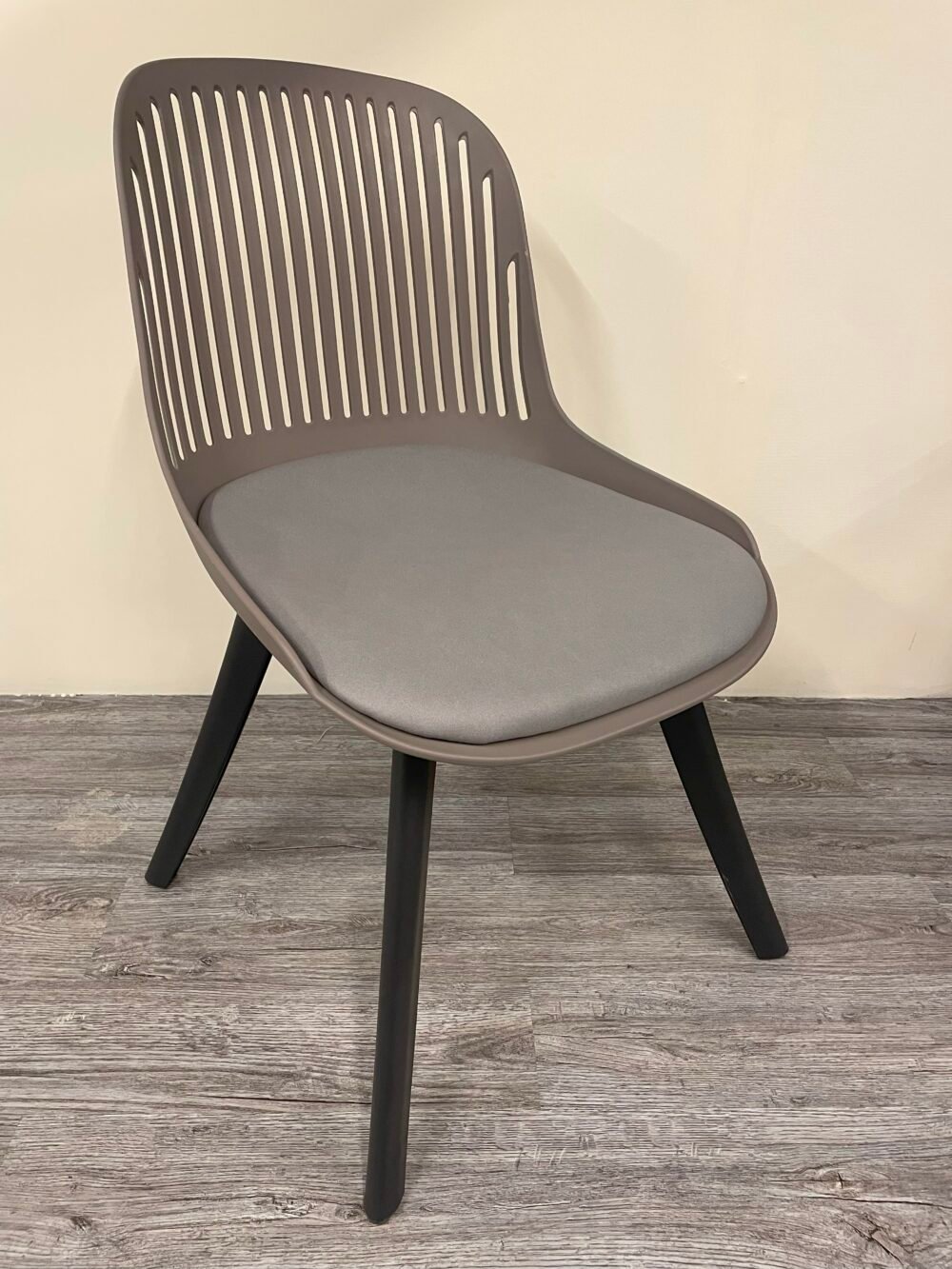 CHAIR FURNISO