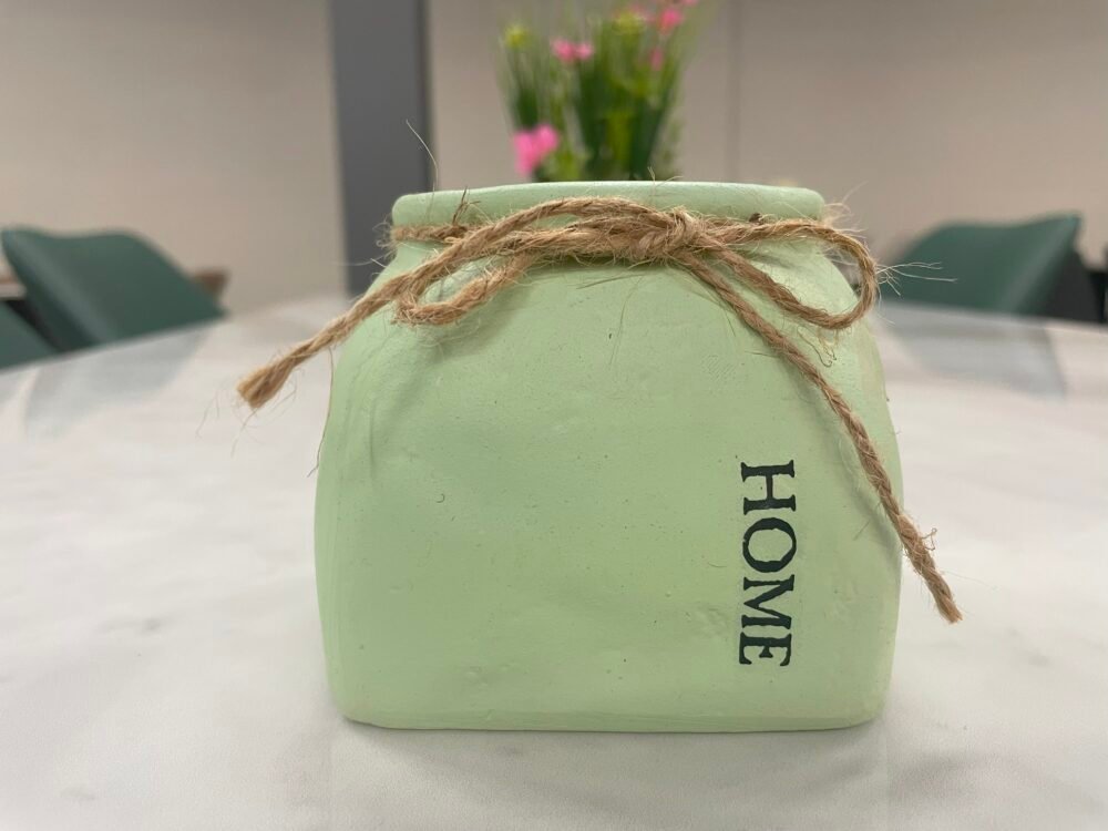 FLOWER POT