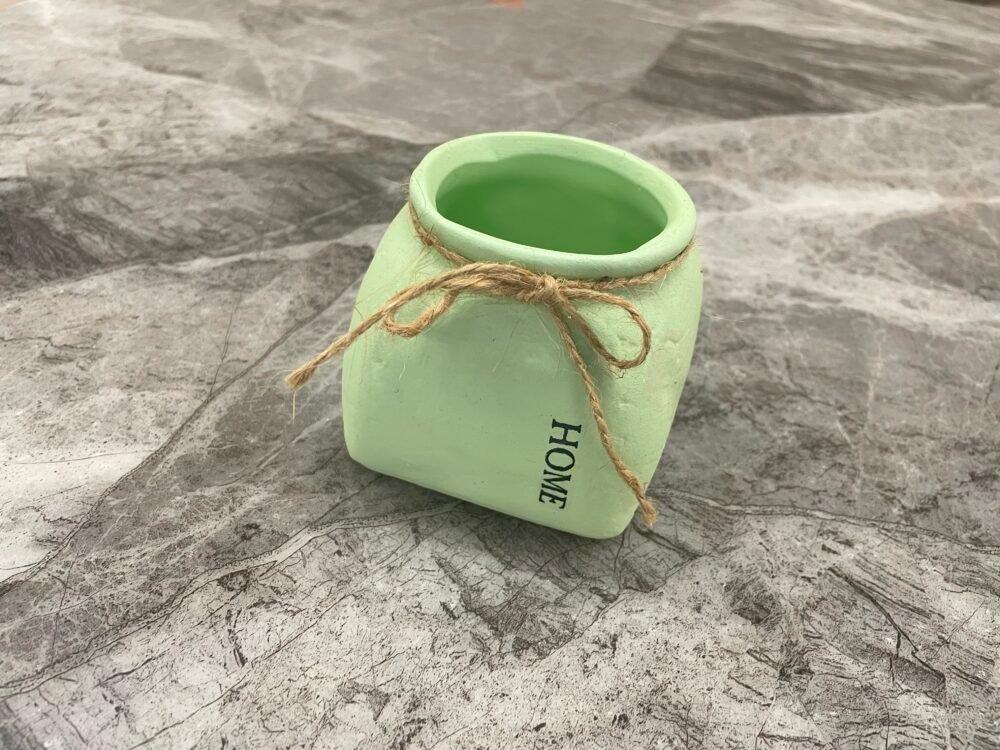 FLOWER POT