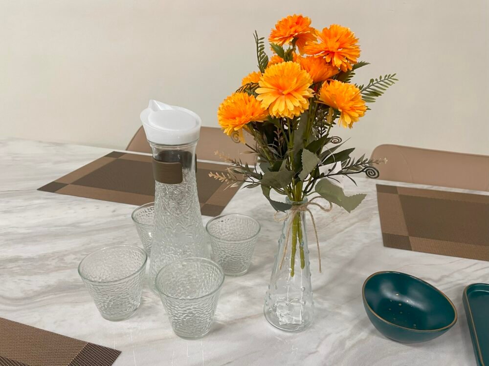 FLOWER VASE