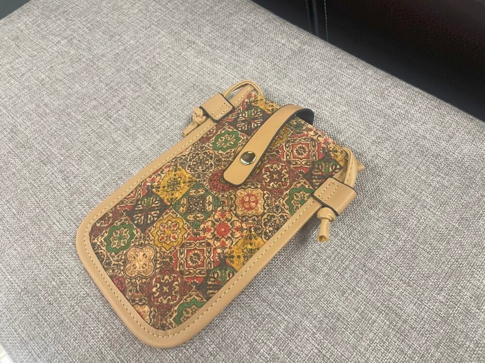 SLING CROSS BODY WALLET