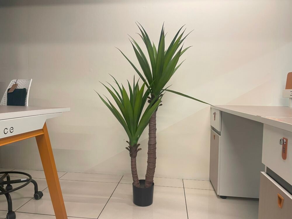 ARTIFICIAL PLANT