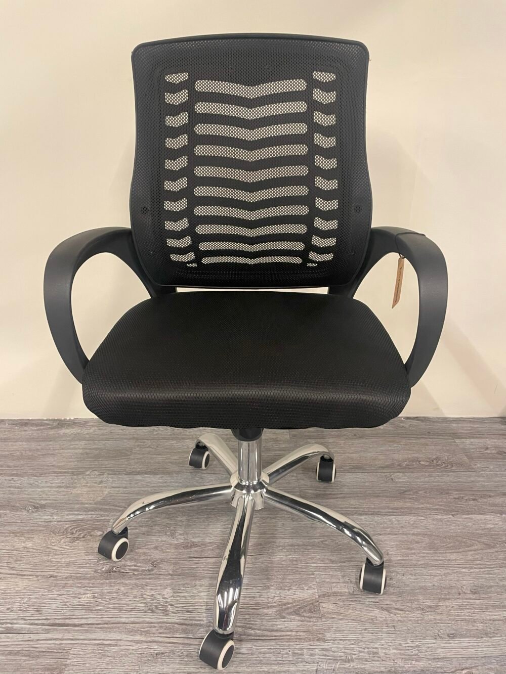 BLACK CHAIR