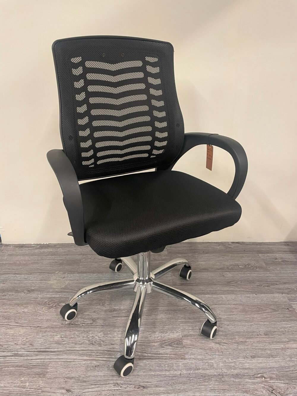 BLACK CHAIR